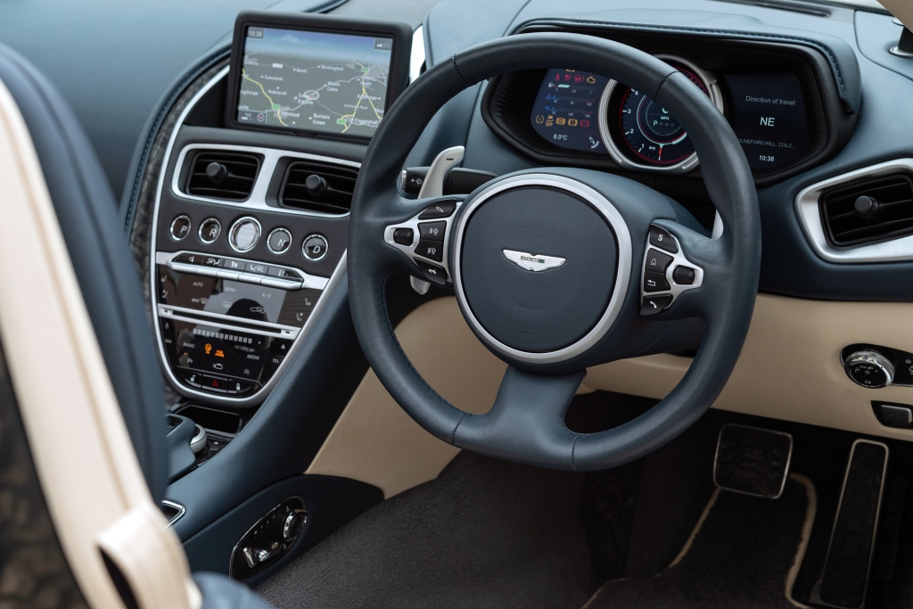 Aston Martin DB11 Volante